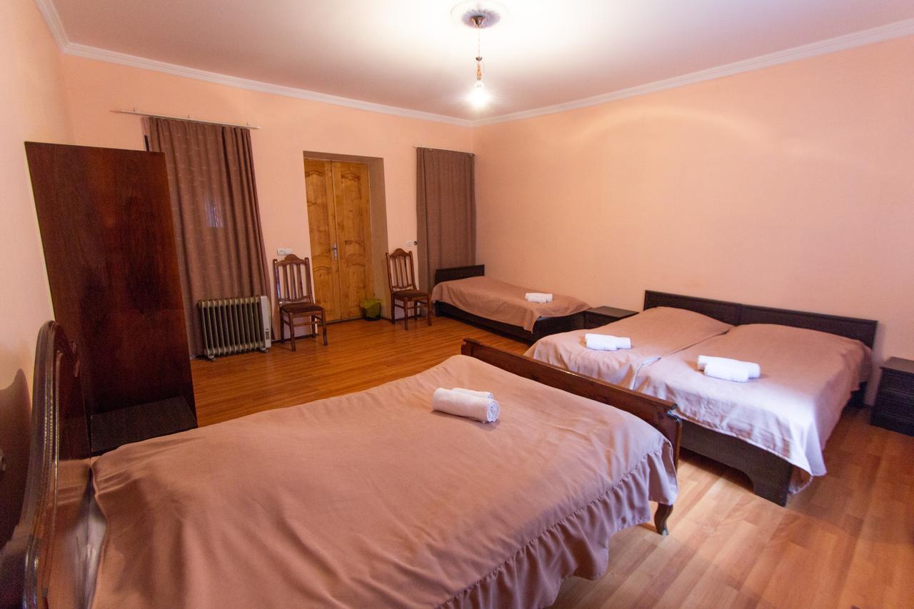 Eka&Nino Guesthouse Mestia Zewnętrze zdjęcie